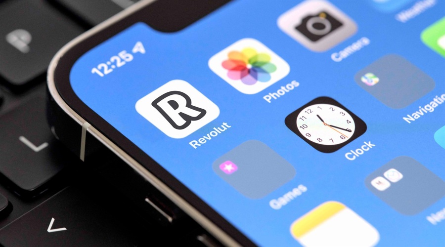 Revolut Invest 击败34家波兰经纪商,但无法撼动 XTB 的王者地